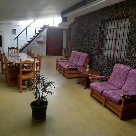 Проживание в семье Casa Ecologica, Autosuficiente Con Off Grid En Lomo Blanco, Dentro De Casa Rodeada De Naturaleza Сан-Хуан-де-ла-Рамбла