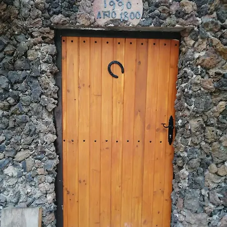 Проживание в семье Casa Ecologica, Autosuficiente Con Off Grid En Lomo Blanco, Dentro De Casa Rodeada De Naturaleza *