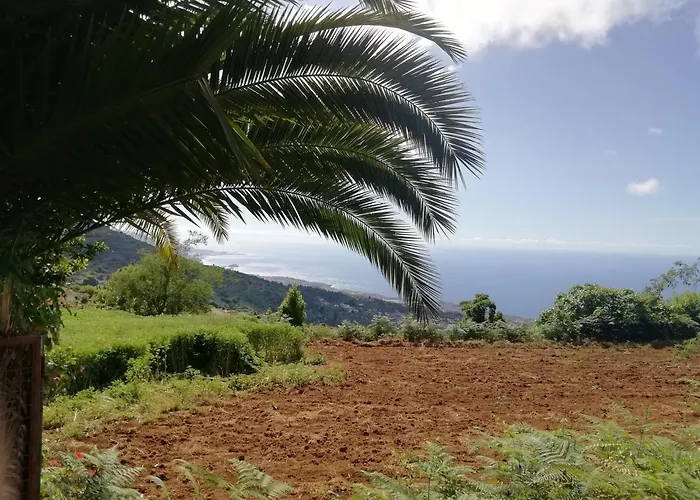 בית אירוח Casa Ecologica, Autosuficiente Con Off Grid En Lomo Blanco, Dentro De Casa Rodeada De Naturaleza San Juan de la Rambla